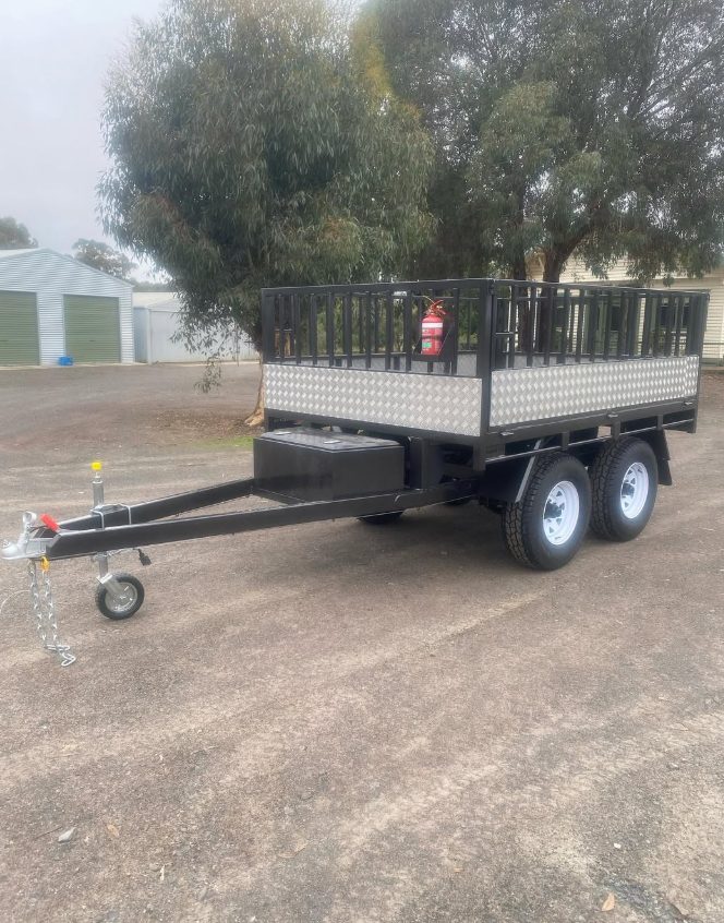 Tandem caged trailer